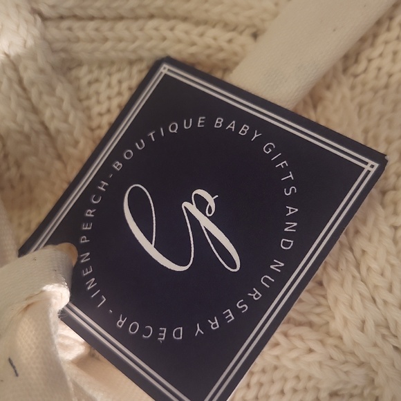 Linen Perch Luxury Boutique Cable Knit Baby Blanket - Picture 2 of 4